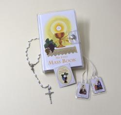  FIRST MASS BOOK (MY FIRST EUCHARIST) VINYL SET: AN EASY WAY OF PARTICIPATING AT MASS FOR BOYS AND GIRLS 