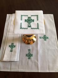  Green \"Celtic Cross\" Mass Linen Set - Misto Lino Fabric - 30% Linen/70% Cotton 